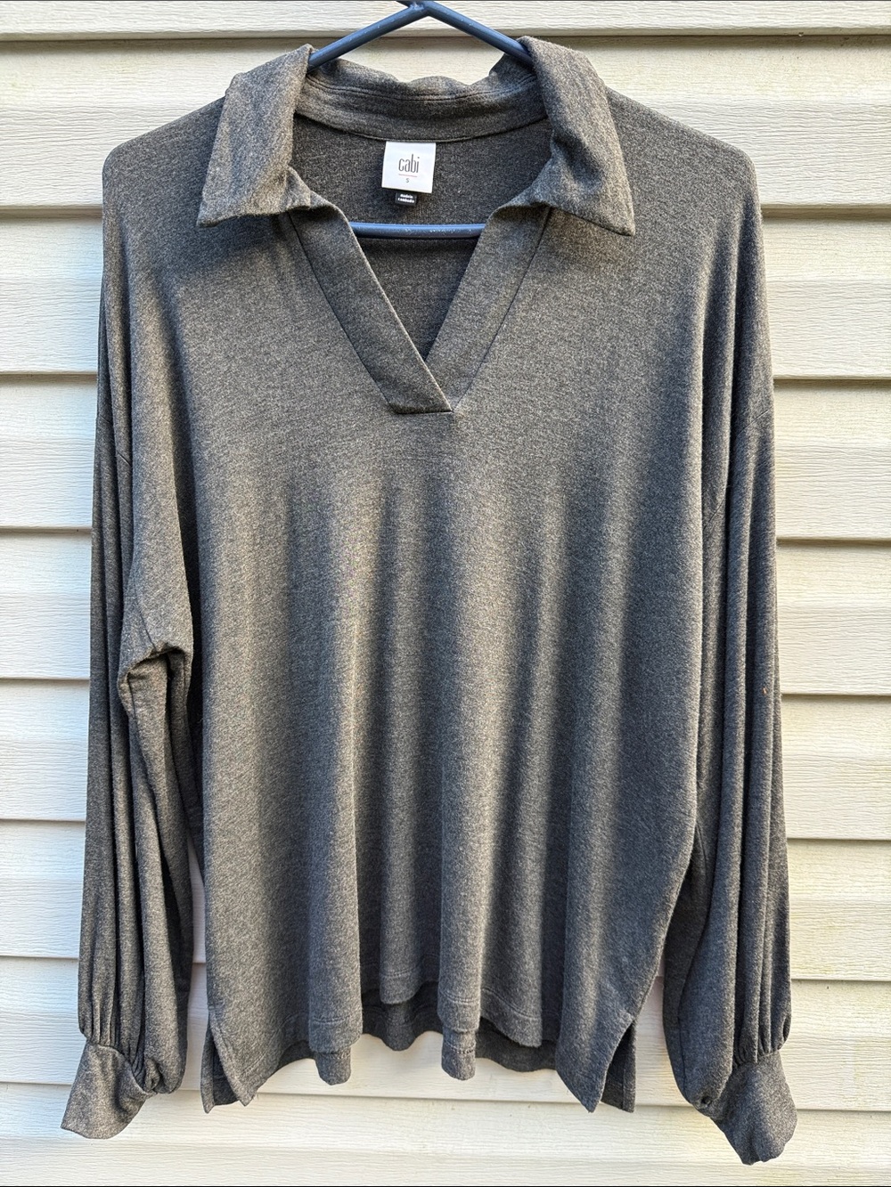 Cabi | Elegant Tee V-neck Long Sleeve size Small style 4258